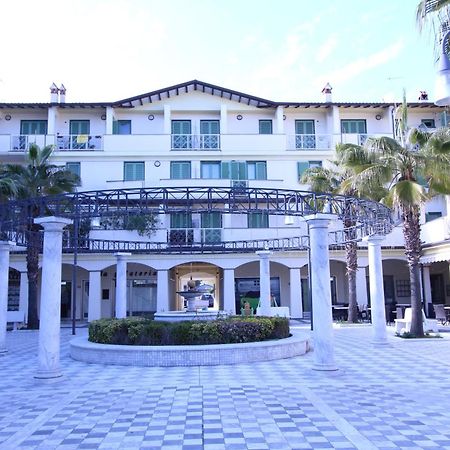 Cytrus Apartament Villa Marina di Massa Eksteriør billede