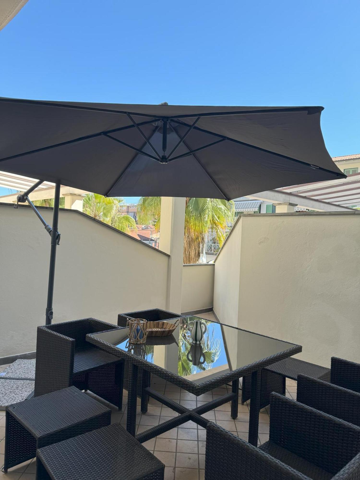 Cytrus Apartament Villa Marina di Massa Eksteriør billede