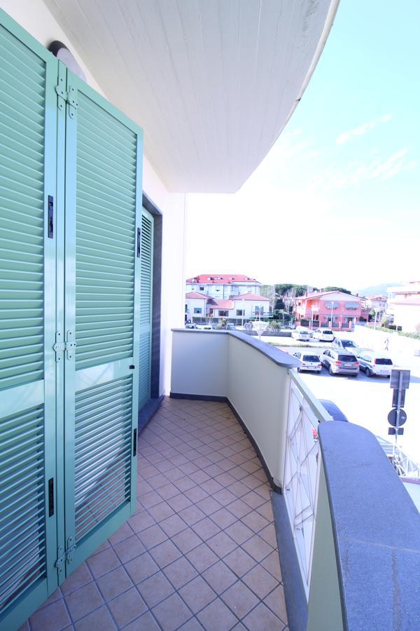 Cytrus Apartament Villa Marina di Massa Eksteriør billede